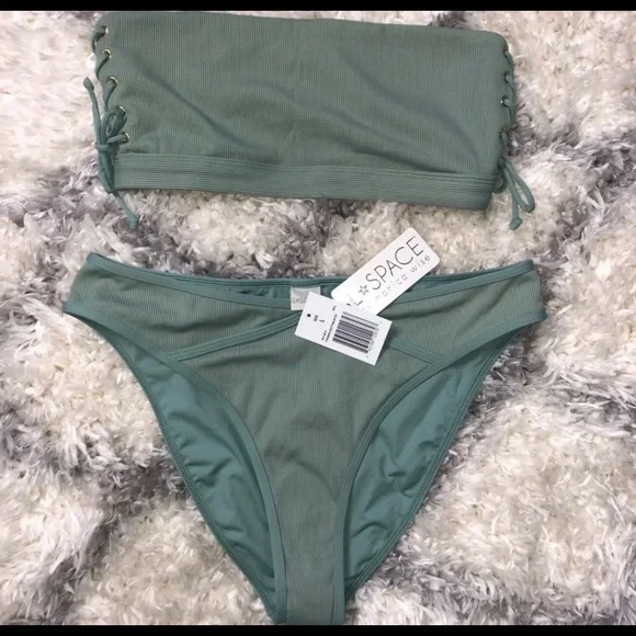 💛SALE* •LAST CHANCE• L*Space bikini set - Picture 2 of 5